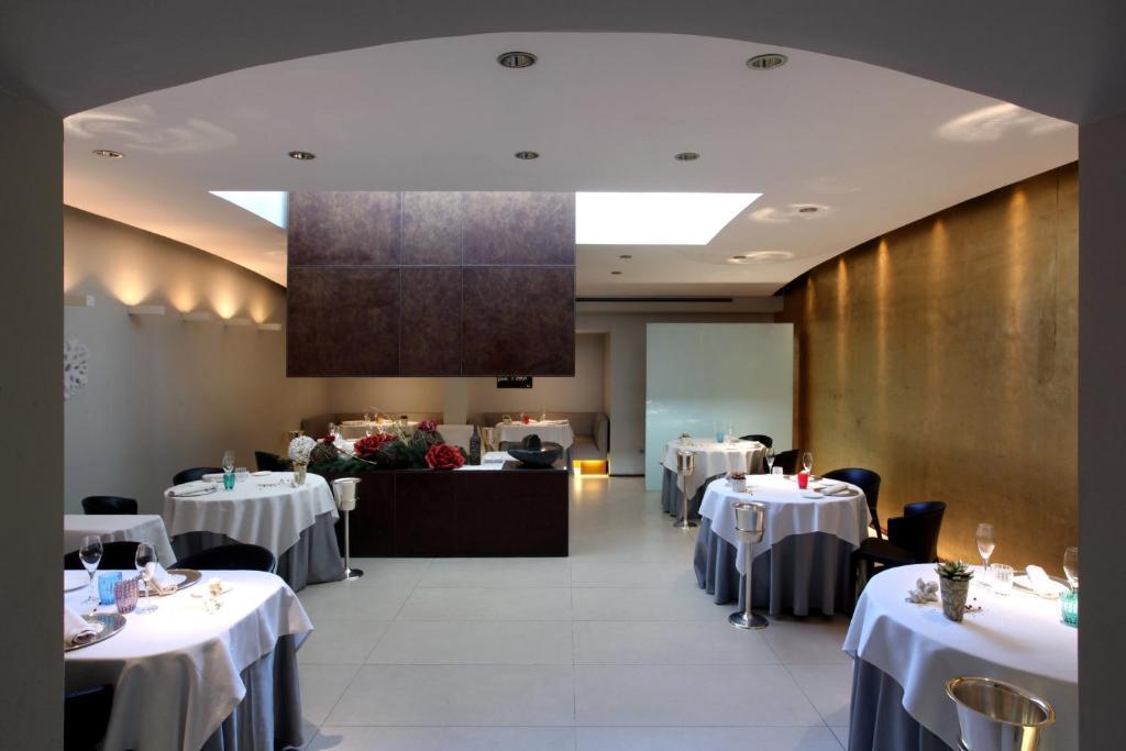 Parizzi Suites & Restaurant 파르마 외부 사진