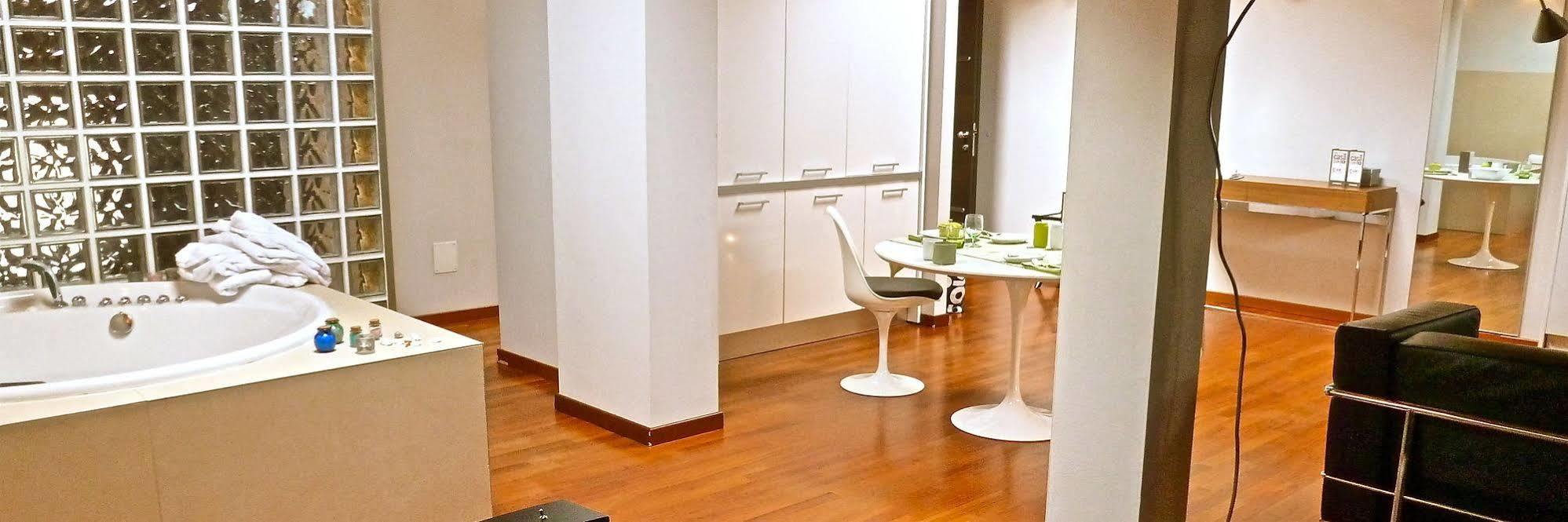 Parizzi Suites & Restaurant 파르마 외부 사진